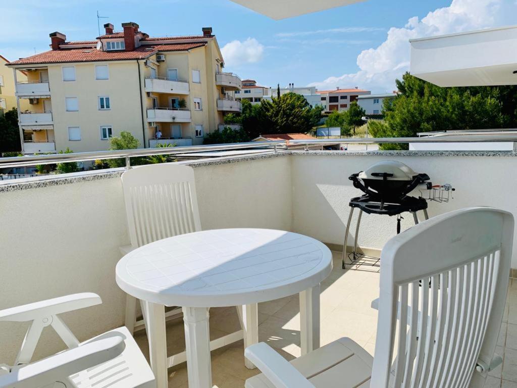 Apartment Alexandra Premantura Exterior photo